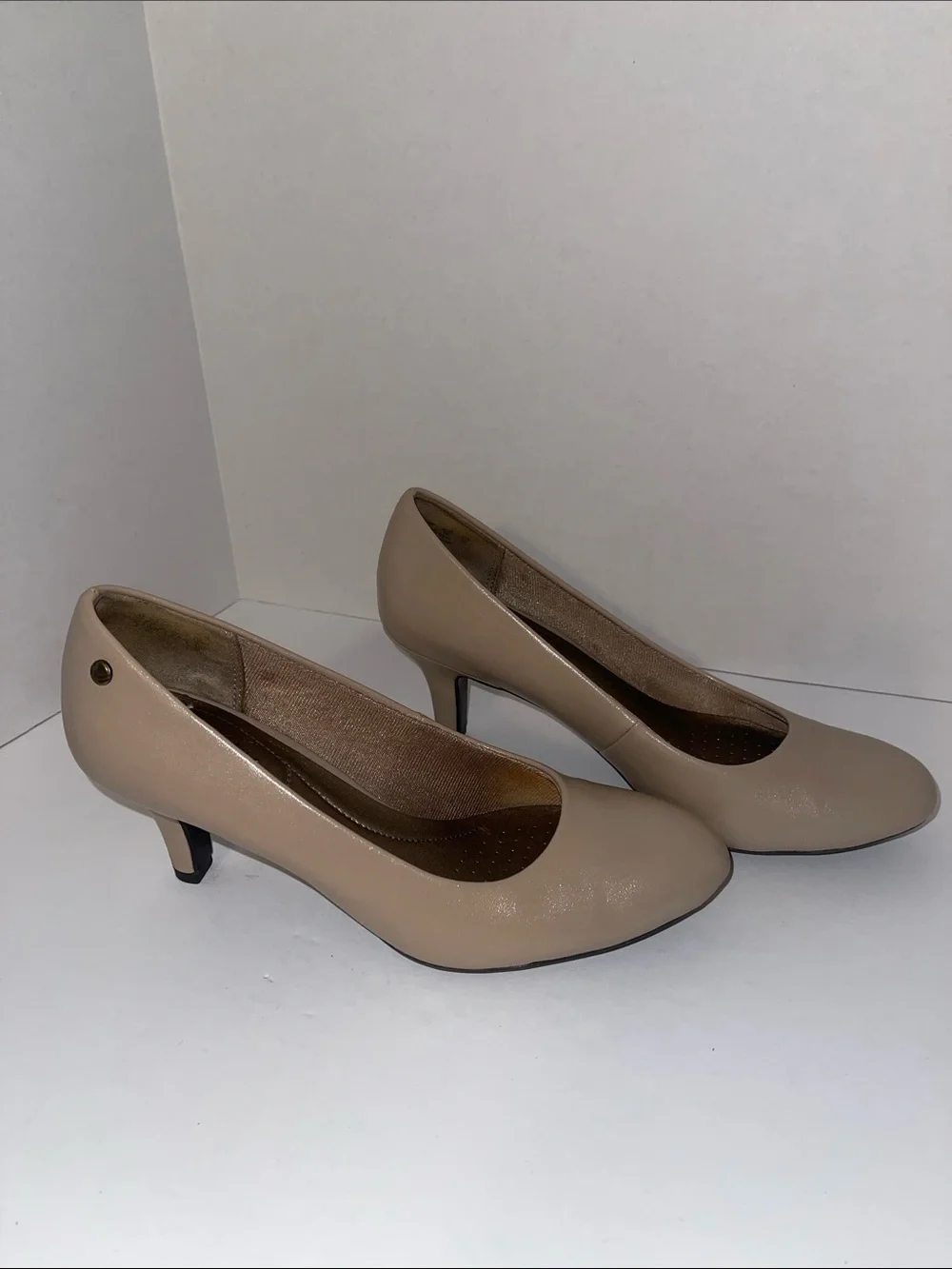 Life Stride Soft System Classic Women's Nude Pumps - Elegant Everyday Heel